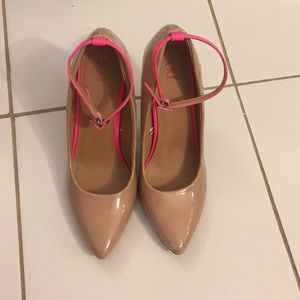 *BOGO 50%*F21 tan pointy heels with hot pink strap